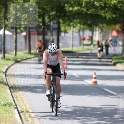 10.08.2025 - GEWOBA Citytriathlon Bremen Yannick Fuchs http://msf.ph/oto/8560157 10.08.2025 14:18:34 Radfahren 30, 47, 50, 75, 94, 100, 131, 147, 255, 314 meine-sportfotos.de