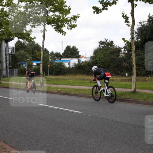 10.08.2025 - GEWOBA Citytriathlon Bremen Yannick Fuchs http://msf.ph/oto/8560159 10.08.2025 12:03:11 Radfahren 556, 739 meine-sportfotos.de