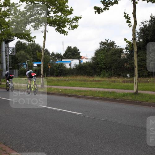 10.08.2025 - GEWOBA Citytriathlon Bremen Yannick Fuchs http://msf.ph/oto/8560163 10.08.2025 12:03:12 Radfahren 556, 739 meine-sportfotos.de