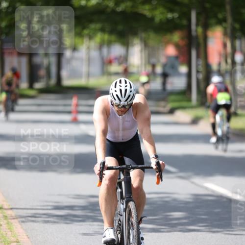 10.08.2025 - GEWOBA Citytriathlon Bremen Yannick Fuchs http://msf.ph/oto/8560164 10.08.2025 14:18:35 Radfahren 30, 47, 50, 75, 81, 94, 100, 131, 147, 255, 314 meine-sportfotos.de