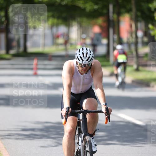 10.08.2025 - GEWOBA Citytriathlon Bremen Yannick Fuchs http://msf.ph/oto/8560166 10.08.2025 14:18:35 Radfahren 30, 47, 50, 75, 81, 94, 100, 131, 147, 255, 314 meine-sportfotos.de