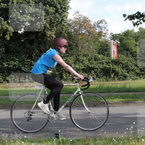 10.08.2025 - GEWOBA Citytriathlon Bremen Yannick Fuchs http://msf.ph/oto/8560173 10.08.2025 10:37:45 Radfahren 33, 49, 69, 75, 123, 219, 375, 402, 458, 474, 485, 501 meine-sportfotos.de