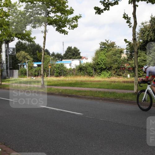 10.08.2025 - GEWOBA Citytriathlon Bremen Yannick Fuchs http://msf.ph/oto/8560175 10.08.2025 12:03:37 Radfahren 639, 662 meine-sportfotos.de