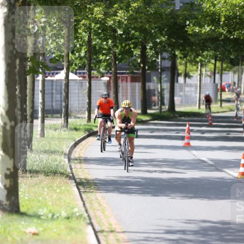 10.08.2025 - GEWOBA Citytriathlon Bremen Yannick Fuchs http://msf.ph/oto/8560179 10.08.2025 14:18:37 Radfahren 30, 47, 50, 75, 81, 94, 100, 106, 131, 147, 255, 314 meine-sportfotos.de