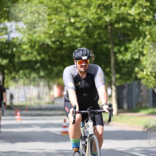 10.08.2025 - GEWOBA Citytriathlon Bremen Yannick Fuchs http://msf.ph/oto/8560183 10.08.2025 12:41:43 Radfahren 614, 619, 623, 663, 923, 926, 983 meine-sportfotos.de