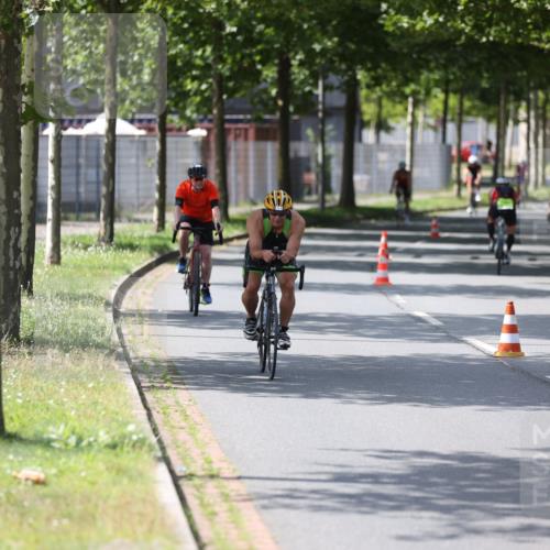 10.08.2025 - GEWOBA Citytriathlon Bremen Yannick Fuchs http://msf.ph/oto/8560184 10.08.2025 14:18:38 Radfahren 30, 47, 50, 81, 94, 100, 106, 131, 147, 255, 314 meine-sportfotos.de