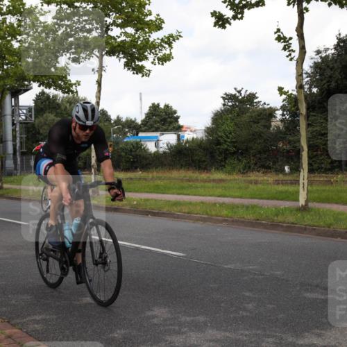 10.08.2025 - GEWOBA Citytriathlon Bremen Yannick Fuchs http://msf.ph/oto/8560185 10.08.2025 12:03:46 Radfahren 639, 662, 665 meine-sportfotos.de