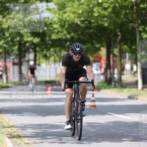 10.08.2025 - GEWOBA Citytriathlon Bremen Yannick Fuchs http://msf.ph/oto/8560193 10.08.2025 12:41:44 Radfahren 614, 619, 623, 663, 923, 926, 983 meine-sportfotos.de