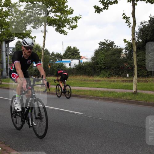 10.08.2025 - GEWOBA Citytriathlon Bremen Yannick Fuchs http://msf.ph/oto/8560194 10.08.2025 12:03:56 Radfahren 563, 565, 570, 599, 631, 639, 662, 665 meine-sportfotos.de