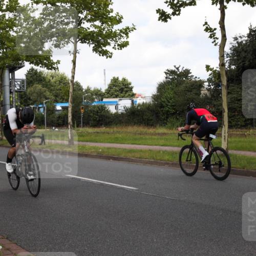 10.08.2025 - GEWOBA Citytriathlon Bremen Yannick Fuchs http://msf.ph/oto/8560198 10.08.2025 12:03:58 Radfahren 563, 565, 570, 599, 631, 639, 665 meine-sportfotos.de