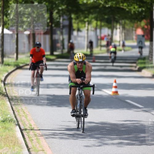 10.08.2025 - GEWOBA Citytriathlon Bremen Yannick Fuchs http://msf.ph/oto/8560200 10.08.2025 14:18:39 Radfahren 30, 47, 50, 81, 94, 100, 106, 131, 255, 314 meine-sportfotos.de