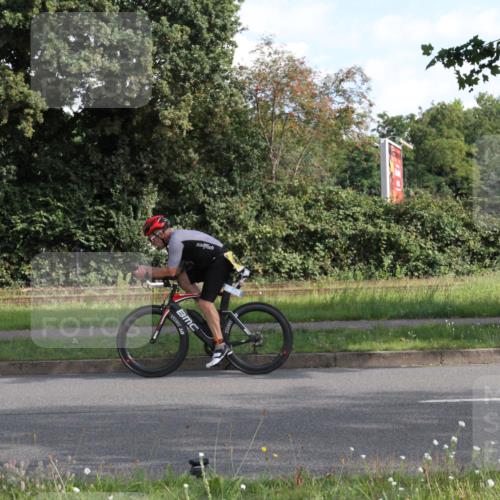 10.08.2025 - GEWOBA Citytriathlon Bremen Yannick Fuchs http://msf.ph/oto/8560202 10.08.2025 10:37:50 Radfahren 49, 69, 123, 219, 375, 402, 458, 474, 485, 501 meine-sportfotos.de