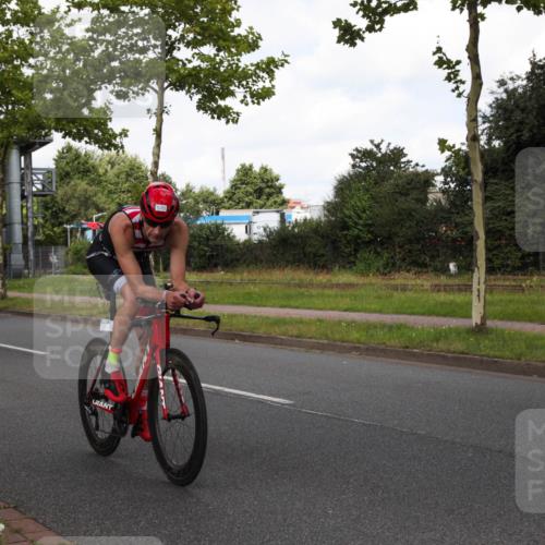 10.08.2025 - GEWOBA Citytriathlon Bremen Yannick Fuchs http://msf.ph/oto/8560204 10.08.2025 12:04:00 Radfahren 563, 565, 570, 599, 631, 665 meine-sportfotos.de
