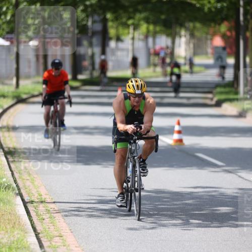 10.08.2025 - GEWOBA Citytriathlon Bremen Yannick Fuchs http://msf.ph/oto/8560205 10.08.2025 14:18:39 Radfahren 30, 47, 50, 81, 94, 100, 106, 131, 255, 314 meine-sportfotos.de
