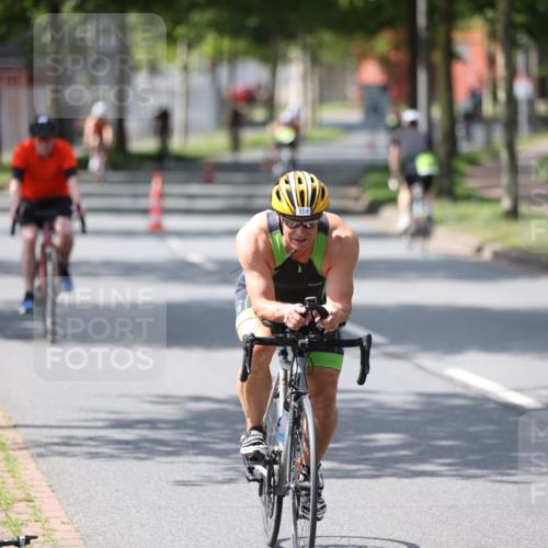 10.08.2025 - GEWOBA Citytriathlon Bremen Yannick Fuchs http://msf.ph/oto/8560208 10.08.2025 14:18:39 Radfahren 30, 47, 50, 81, 94, 100, 106, 131, 255, 314 meine-sportfotos.de