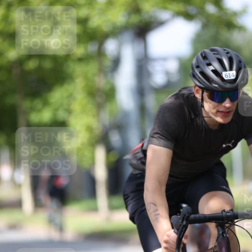 10.08.2025 - GEWOBA Citytriathlon Bremen Yannick Fuchs http://msf.ph/oto/8560209 10.08.2025 12:41:45 Radfahren 614, 619, 623, 663, 923, 926, 983 meine-sportfotos.de