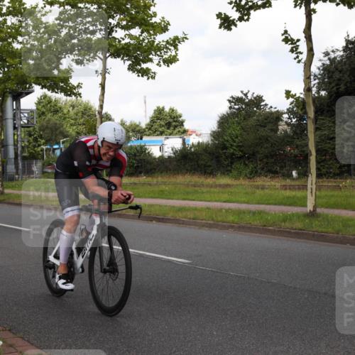 10.08.2025 - GEWOBA Citytriathlon Bremen Yannick Fuchs http://msf.ph/oto/8560210 10.08.2025 12:04:01 Radfahren 563, 565, 570, 599, 631, 665 meine-sportfotos.de