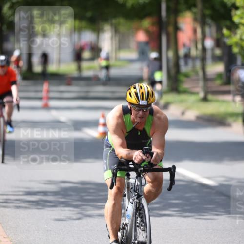 10.08.2025 - GEWOBA Citytriathlon Bremen Yannick Fuchs http://msf.ph/oto/8560212 10.08.2025 14:18:40 Radfahren 30, 47, 50, 81, 94, 106, 131, 255, 314 meine-sportfotos.de