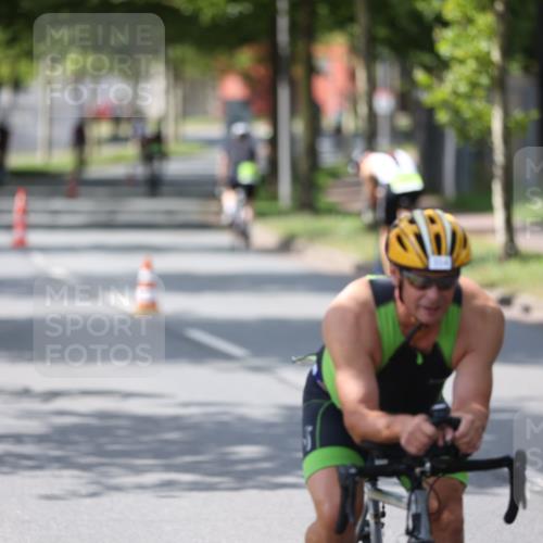 10.08.2025 - GEWOBA Citytriathlon Bremen Yannick Fuchs http://msf.ph/oto/8560217 10.08.2025 14:18:40 Radfahren 30, 47, 50, 81, 94, 106, 131, 255, 314 meine-sportfotos.de