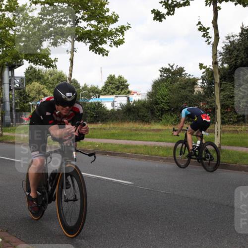 10.08.2025 - GEWOBA Citytriathlon Bremen Yannick Fuchs http://msf.ph/oto/8560219 10.08.2025 12:04:05 Radfahren 563, 565, 570, 599, 631, 665 meine-sportfotos.de