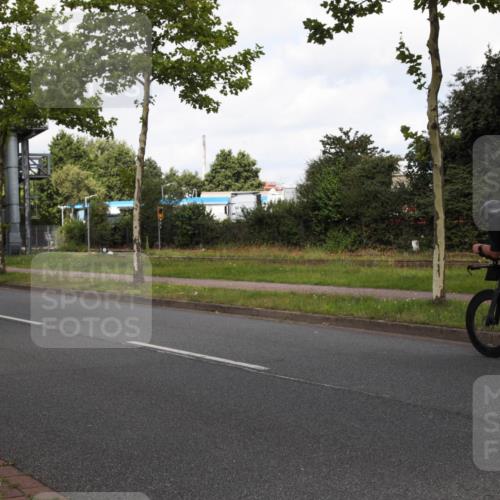 10.08.2025 - GEWOBA Citytriathlon Bremen Yannick Fuchs http://msf.ph/oto/8560223 10.08.2025 12:04:22 Radfahren 572, 719 meine-sportfotos.de