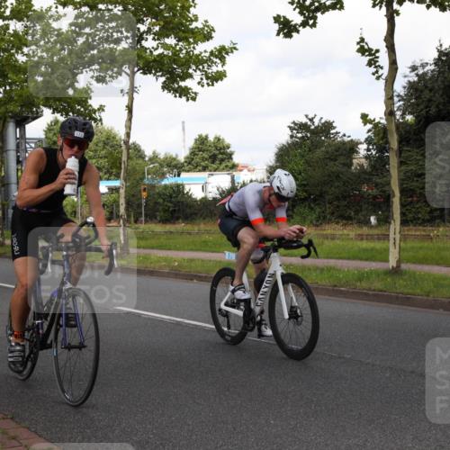 10.08.2025 - GEWOBA Citytriathlon Bremen Yannick Fuchs http://msf.ph/oto/8560226 10.08.2025 12:04:24 Radfahren 572, 719, 734 meine-sportfotos.de