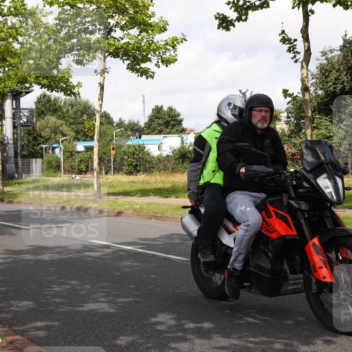 10.08.2025 - GEWOBA Citytriathlon Bremen Yannick Fuchs http://msf.ph/oto/8560229 10.08.2025 12:04:30 Radfahren 572, 719, 734 meine-sportfotos.de