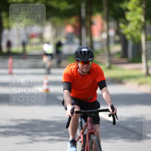 10.08.2025 - GEWOBA Citytriathlon Bremen Yannick Fuchs http://msf.ph/oto/8560235 10.08.2025 14:18:41 Radfahren 30, 47, 50, 81, 94, 106, 131, 314 meine-sportfotos.de