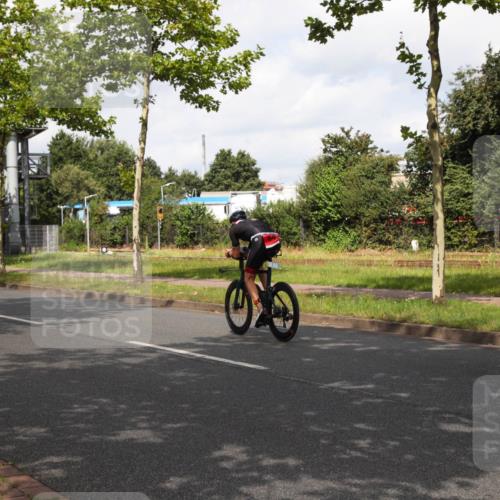 10.08.2025 - GEWOBA Citytriathlon Bremen Yannick Fuchs http://msf.ph/oto/8560236 10.08.2025 12:04:31 Radfahren 572, 719, 734 meine-sportfotos.de