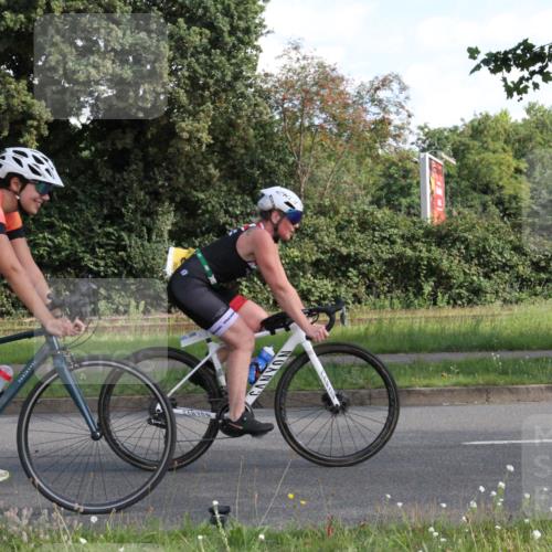 10.08.2025 - GEWOBA Citytriathlon Bremen Yannick Fuchs http://msf.ph/oto/8560242 10.08.2025 10:37:52 Radfahren 49, 69, 123, 375, 402, 458, 474, 501 meine-sportfotos.de