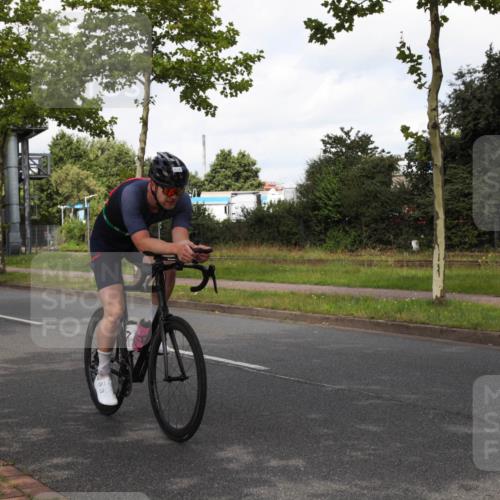 10.08.2025 - GEWOBA Citytriathlon Bremen Yannick Fuchs http://msf.ph/oto/8560248 10.08.2025 12:04:49 Radfahren 618, 690, 734, 761 meine-sportfotos.de