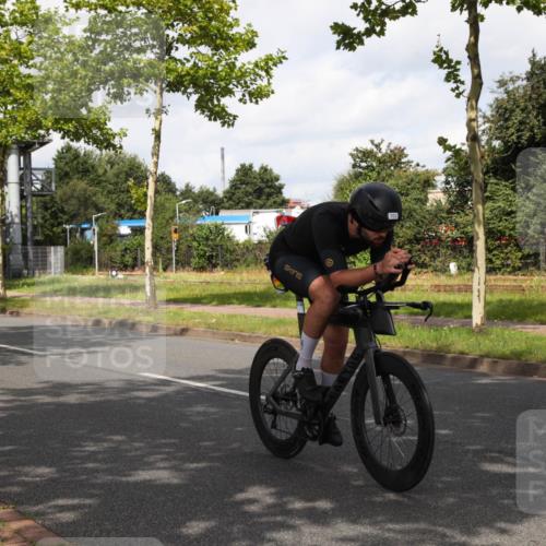 10.08.2025 - GEWOBA Citytriathlon Bremen Yannick Fuchs http://msf.ph/oto/8560258 10.08.2025 12:05:09 Radfahren 690, 701, 841 meine-sportfotos.de