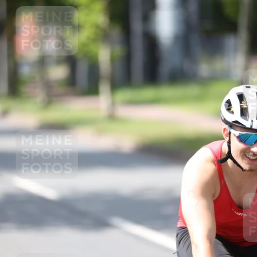 10.08.2025 - GEWOBA Citytriathlon Bremen Yannick Fuchs http://msf.ph/oto/8560270 10.08.2025 14:18:47 Radfahren 30, 50, 81, 106, 116, 131, 261, 264, 314 meine-sportfotos.de