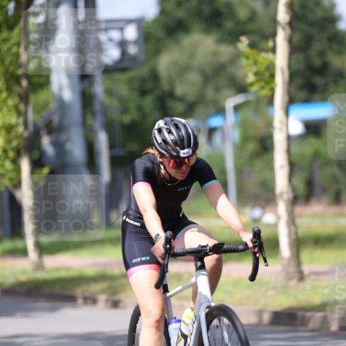 10.08.2025 - GEWOBA Citytriathlon Bremen Yannick Fuchs http://msf.ph/oto/8560276 10.08.2025 12:41:57 Radfahren 614, 623, 923, 926, 983, 1003 meine-sportfotos.de