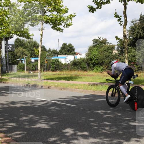 10.08.2025 - GEWOBA Citytriathlon Bremen Yannick Fuchs http://msf.ph/oto/8560277 10.08.2025 12:05:27 Radfahren 606, 841 meine-sportfotos.de