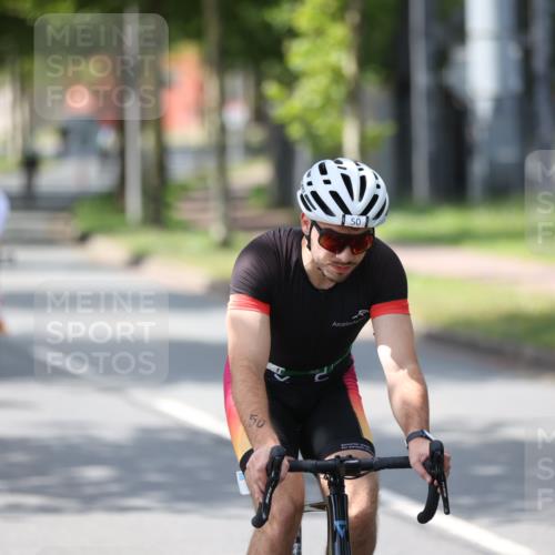 10.08.2025 - GEWOBA Citytriathlon Bremen Yannick Fuchs http://msf.ph/oto/8560290 10.08.2025 14:18:49 Radfahren 30, 50, 81, 106, 116, 261, 264, 314 meine-sportfotos.de