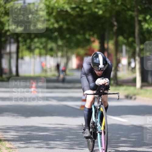 10.08.2025 - GEWOBA Citytriathlon Bremen Yannick Fuchs http://msf.ph/oto/8560296 10.08.2025 12:42:04 Radfahren 698, 923, 926, 1003 meine-sportfotos.de