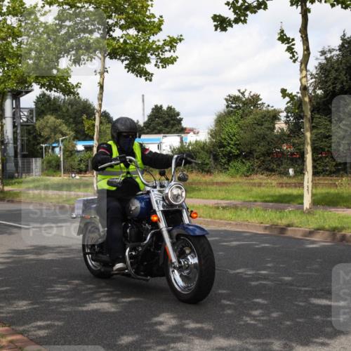 10.08.2025 - GEWOBA Citytriathlon Bremen Yannick Fuchs http://msf.ph/oto/8560307 10.08.2025 12:06:07 Radfahren 554, 729 meine-sportfotos.de