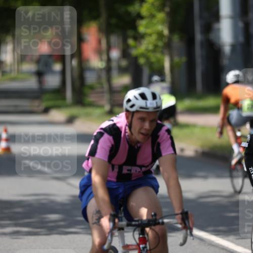 10.08.2025 - GEWOBA Citytriathlon Bremen Yannick Fuchs http://msf.ph/oto/8560308 10.08.2025 14:18:51 Radfahren 30, 50, 81, 101, 106, 116, 261, 264, 314 meine-sportfotos.de