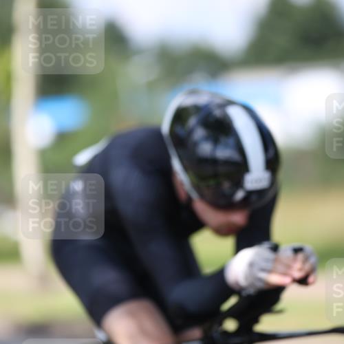 10.08.2025 - GEWOBA Citytriathlon Bremen Yannick Fuchs http://msf.ph/oto/8560309 10.08.2025 12:42:04 Radfahren 698, 923, 926, 1003 meine-sportfotos.de