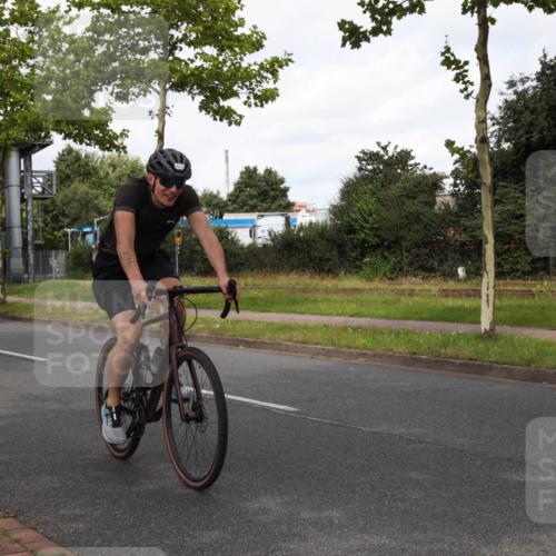 10.08.2025 - GEWOBA Citytriathlon Bremen Yannick Fuchs http://msf.ph/oto/8560316 10.08.2025 12:06:19 Radfahren 554, 580, 614, 634 meine-sportfotos.de