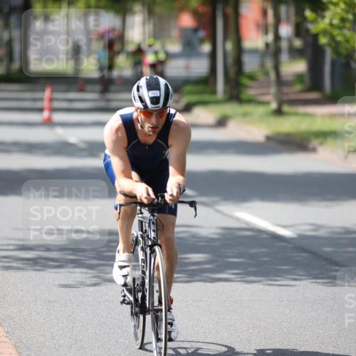 10.08.2025 - GEWOBA Citytriathlon Bremen Yannick Fuchs http://msf.ph/oto/8560322 10.08.2025 14:18:57 Radfahren 30, 50, 81, 101, 106, 116, 139, 261, 264 meine-sportfotos.de