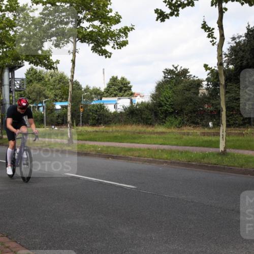 10.08.2025 - GEWOBA Citytriathlon Bremen Yannick Fuchs http://msf.ph/oto/8560325 10.08.2025 12:06:28 Radfahren 554, 580, 614, 634, 658, 714 meine-sportfotos.de