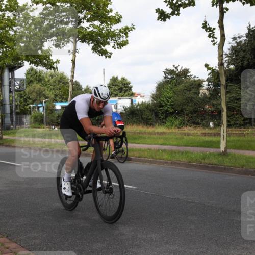 10.08.2025 - GEWOBA Citytriathlon Bremen Yannick Fuchs http://msf.ph/oto/8560332 10.08.2025 12:06:29 Radfahren 580, 614, 634, 658, 714 meine-sportfotos.de