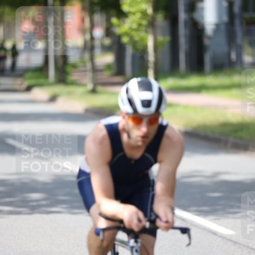 10.08.2025 - GEWOBA Citytriathlon Bremen Yannick Fuchs http://msf.ph/oto/8560333 10.08.2025 14:18:58 Radfahren 50, 81, 101, 106, 116, 139, 261, 264 meine-sportfotos.de