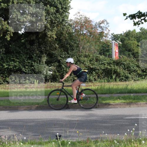 10.08.2025 - GEWOBA Citytriathlon Bremen Yannick Fuchs http://msf.ph/oto/8560338 10.08.2025 10:38:05 Radfahren 69, 247, 402, 458, 482 meine-sportfotos.de