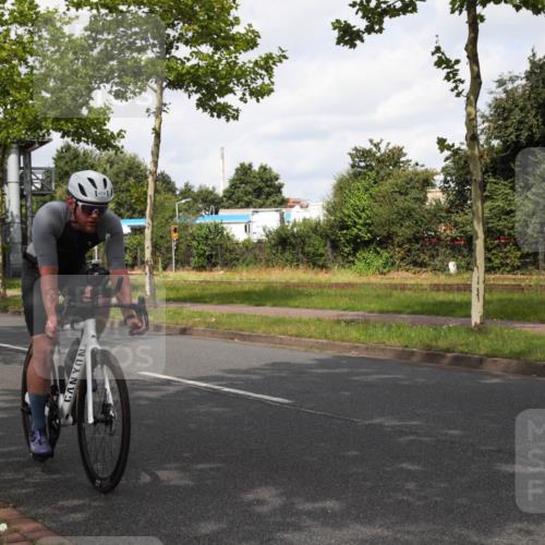 10.08.2025 - GEWOBA Citytriathlon Bremen Yannick Fuchs http://msf.ph/oto/8560340 10.08.2025 12:06:35 Radfahren 580, 613, 634, 658, 714 meine-sportfotos.de