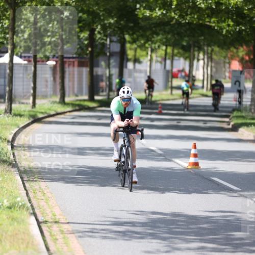 10.08.2025 - GEWOBA Citytriathlon Bremen Yannick Fuchs http://msf.ph/oto/8560341 10.08.2025 14:18:59 Radfahren 81, 101, 106, 116, 139, 261, 264 meine-sportfotos.de
