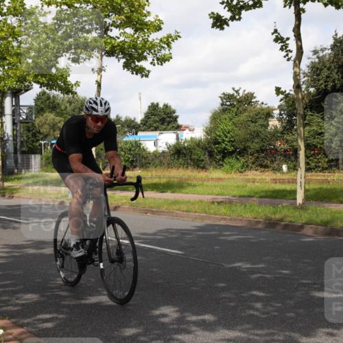 10.08.2025 - GEWOBA Citytriathlon Bremen Yannick Fuchs http://msf.ph/oto/8560343 10.08.2025 12:06:37 Radfahren 580, 613, 634, 658, 714 meine-sportfotos.de