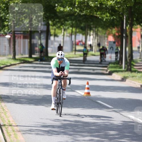 10.08.2025 - GEWOBA Citytriathlon Bremen Yannick Fuchs http://msf.ph/oto/8560347 10.08.2025 14:18:59 Radfahren 81, 101, 106, 116, 139, 261, 264 meine-sportfotos.de
